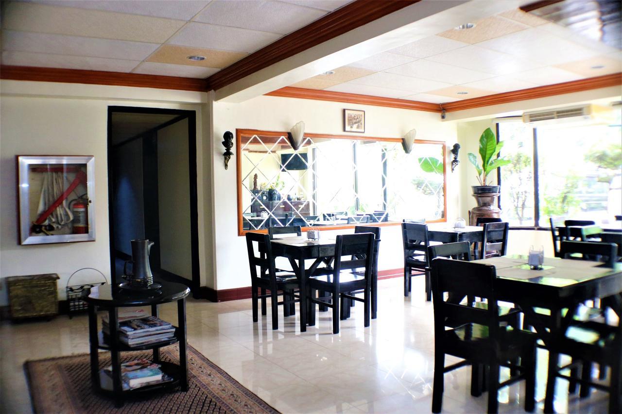 Zen Rooms Vest Grand Suites Bohol Tagbilaran-stad Buitenkant foto