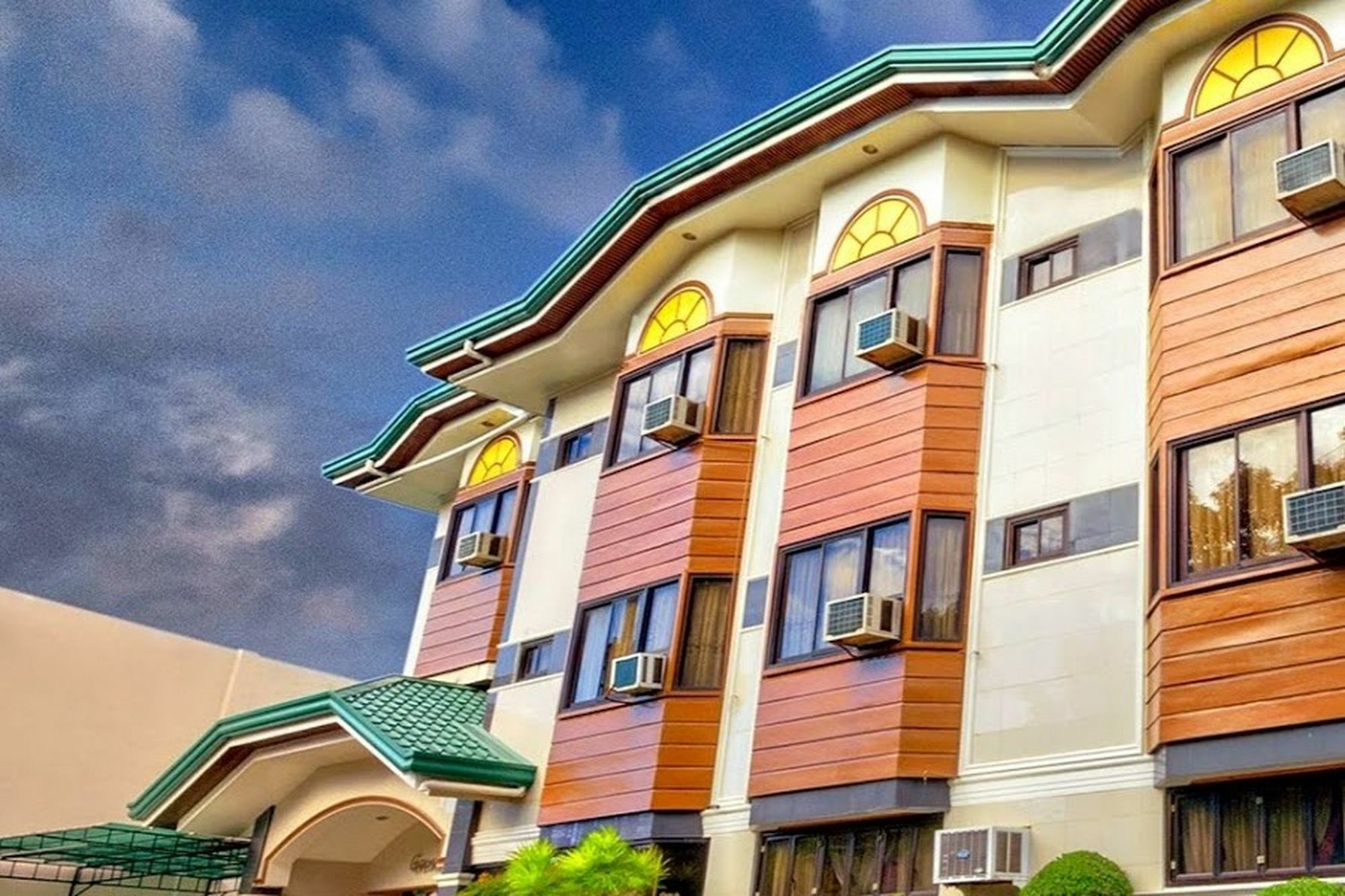 Zen Rooms Vest Grand Suites Bohol Tagbilaran-stad Buitenkant foto